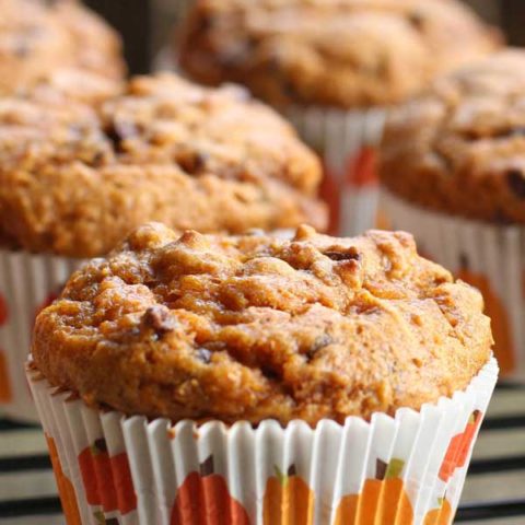 Healthy Pumpkin-Chocolate Chip Muffins