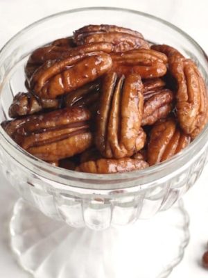 Easy Candied Pecans (Just 5 Minutes and 4 Ingredients!)